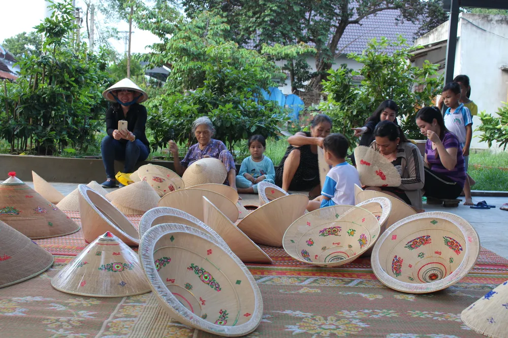Nghề chằm nón ngựa Phú Gia (Bình Định) là di sản văn hóa phi vật thể cấp quốc gia. Ảnh: THU DỊU di sản