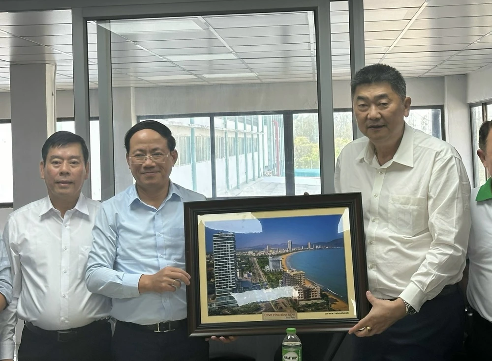 Lãnh đạo tỉnh Bình Định làm việc với Tập đoàn C.P của Thái Lan về thu hút đầu tư trong lĩnh vực chăn nuôi ở Bình Định. Ảnh:TTXTĐT tỉnh tỉ phú