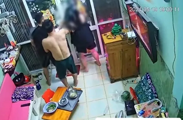 Hình ảnh cắt từ clip. chém