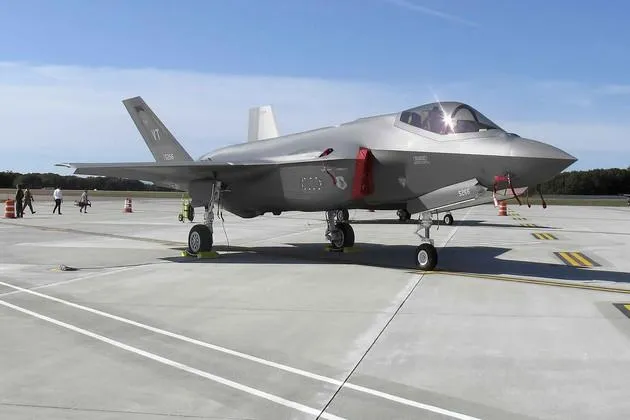 Tiêm kích tàng hình F-35. Ảnh: AP Tiêm kích tàng hình F-35. Ảnh: AP