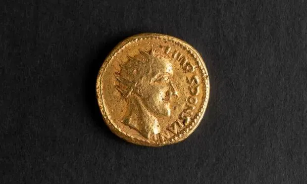 Đồng xu được cho là in hình một hoàng đế La Mã tên Sponsian. Ảnh: ĐẠI HỌC GLASGOW. Đồng xu được cho là in hình một hoàng đế La Mã tên Sponsian. Ảnh: ĐẠI HỌC GLASGOW.