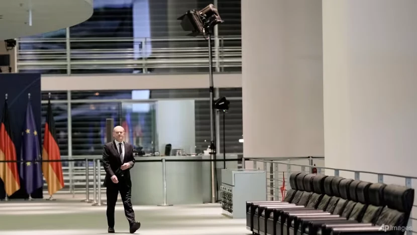 Thủ tướng Đức Olaf Scholz họp báo sau cuộc họp trực tuyến của các nhà lãnh đạo G7 tại phủ thủ tướng ở thủ đô Berlin (Đức) ngày 12-12. Ảnh: AP