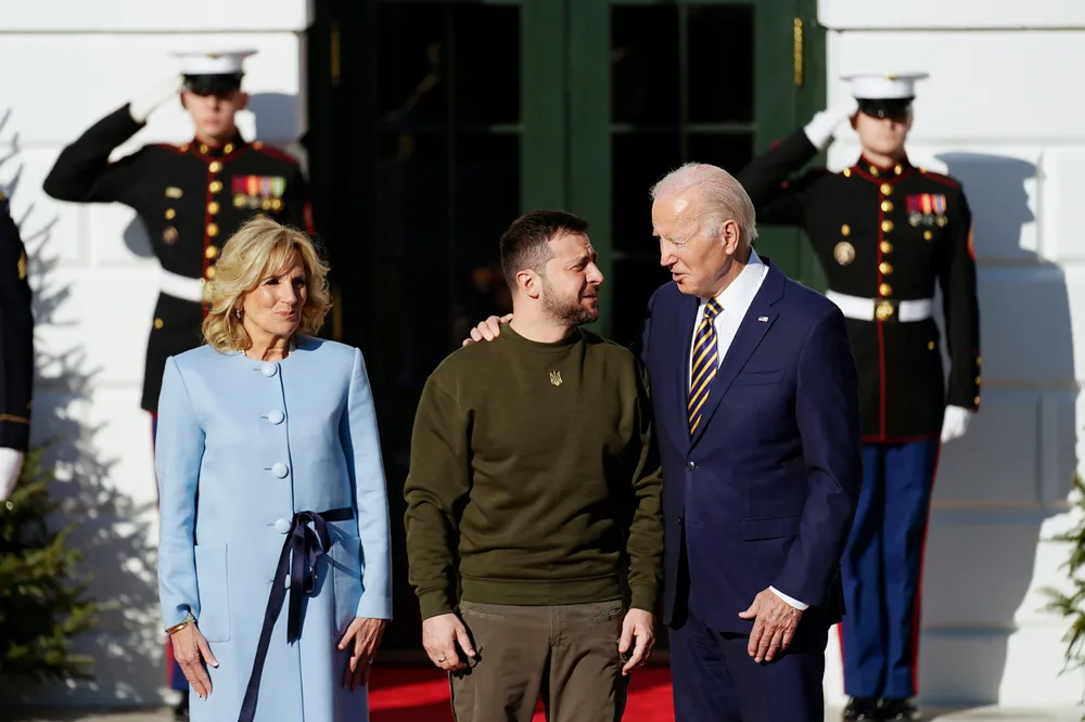 Tổng thống Mỹ Joe Biden và đệ nhất phu nhân Jill Biden chào đón ông Zelensky tại Nhà Trắng. Ảnh: AP