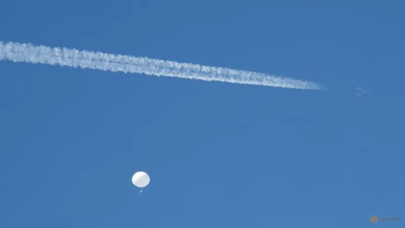 Khí cầu do thám Trung Quốc ngoài khơi South Carolina, Mỹ hôm 4-2. Ảnh: REUTERS Khí cầu do thám Trung Quốc ngoài khơi South Carolina, Mỹ hôm 4-2. Ảnh: REUTERS