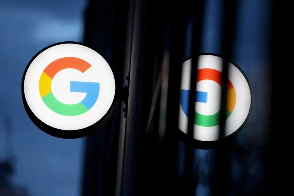 Logo công cụ tìm kiếm Google của công ty Alphabet. Ảnh: REUTERS Logo công cụ tìm kiếm Google của công ty Alphabet. Ảnh: REUTERS