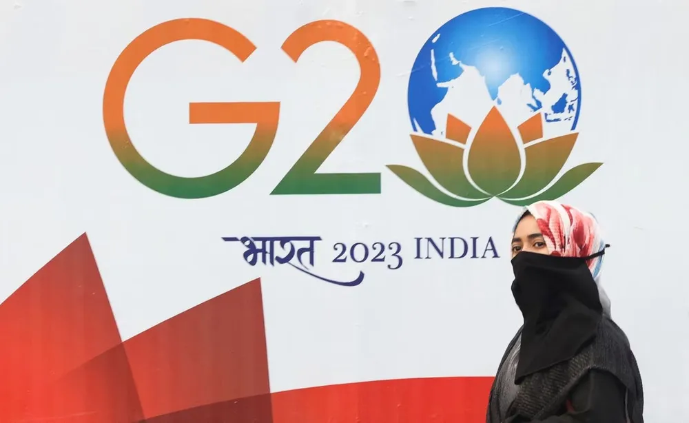Khu trưng bày huy hiệu Chủ tịch G20 của Ấn Độ trên một con phố ở TP Mumbai (Ấn Độ) ngày 15-12-2022. Ảnh: REUTERS Khu trưng bày huy hiệu Chủ tịch G20 của Ấn Độ trên một con phố ở TP Mumbai (Ấn Độ) ngày 15-12-2022. Ảnh: REUTERS