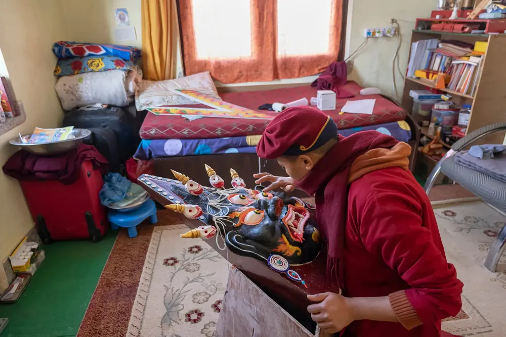 Các nữ tu sĩ còn phụ trách nhiều công việc ở tu viện. ẢNh: THE NEW YORK TIMES