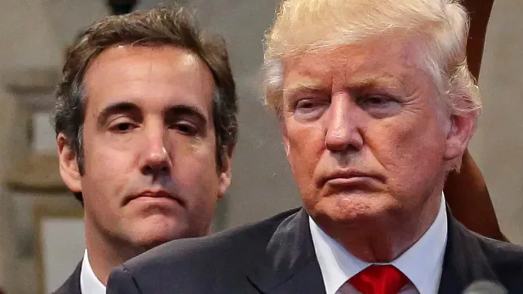 Ông Donald Trump (phải) và cựu luật sư của ông là ông Michael Cohen. Ảnh: REUTERS Ông Donald Trump (phải) và cựu luật sư của ông là ông Michael Cohen. Ảnh: REUTERS
