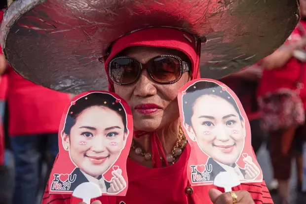 Người ủng hộ bà Paetongtarn. Ảnh: SHUTTERSTOCK