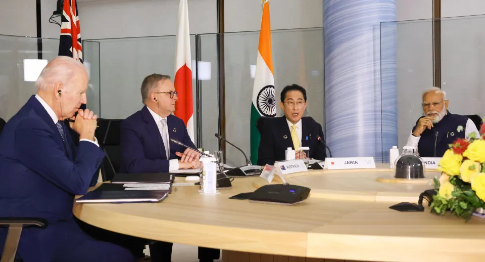 (từ trái) Tổng thống Mỹ Joe Biden, Thủ tướng Úc Anthony Albanese, Thủ tướng Nhật Fumio Kishida và Thủ tướng Ấn Độ Narendra Modi tại hội nghị thượng đỉnh nhóm Quad ngày 20-5. Ảnh: KYODO