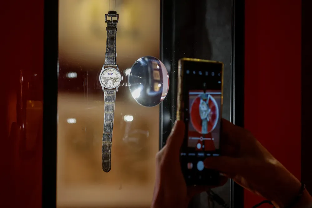 Chiếc đồng hồ Patek Philippe Reference 96 Quantieme Lune từng thuộc về vua Phổ Nghi. Ảnh: REUTERS Chiếc đồng hồ Patek Philippe Reference 96 Quantieme Lune từng thuộc về vua Phổ Nghi. Ảnh: REUTERS