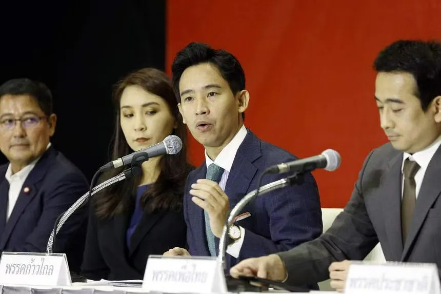 Ông Pita Limjaroenrat phát biểu tại trụ sở đảng Vì nước Thái hôm 6-6. Ảnh: EPA-EFE