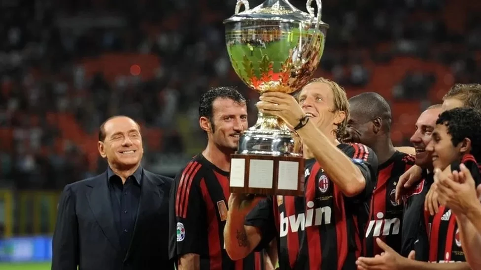 Ông Berlusconi từng sở hữu câu lạc bộ bóng đá AC Milan. Ảnh: GETTY IMAGES