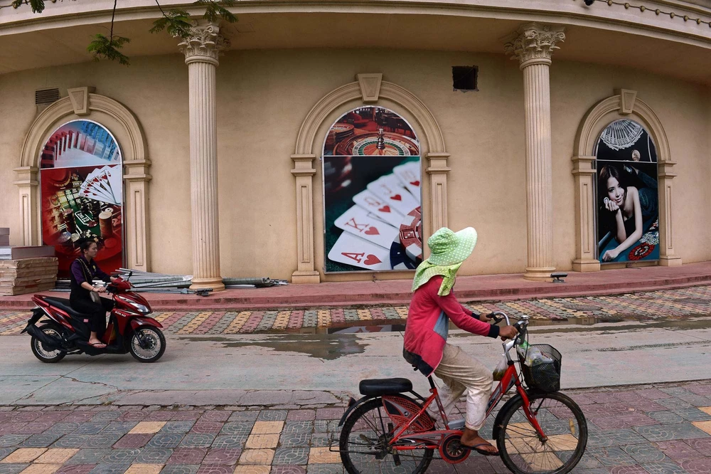 Một casino do người Trung Quốc làm chủ ở tây bắc Lào, gần biên giới với Thái Lan và Myanmar. Bọn tội phạm buôn người thường hứa cho nạn nhân những công việc béo bở tại các casino. Ảnh: AFP