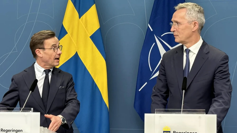 Thủ tướng Thụy Điển Ulf Kristersson (trái) và Tổng thư ký NATO Jens Stoltenberg trong cuộc họp báo tại Stockholm (Thụy Điển) vào tháng 3. Ảnh: ANADOLU AGENCY