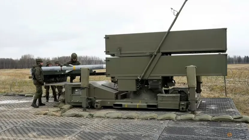 Một bệ phóng tên lửa NASAMS tại căn cứ không quân Lielvarde (Latvia). Ảnh: REUTERS Một bệ phóng tên lửa NASAMS tại căn cứ không quân Lielvarde (Latvia). Ảnh: REUTERS