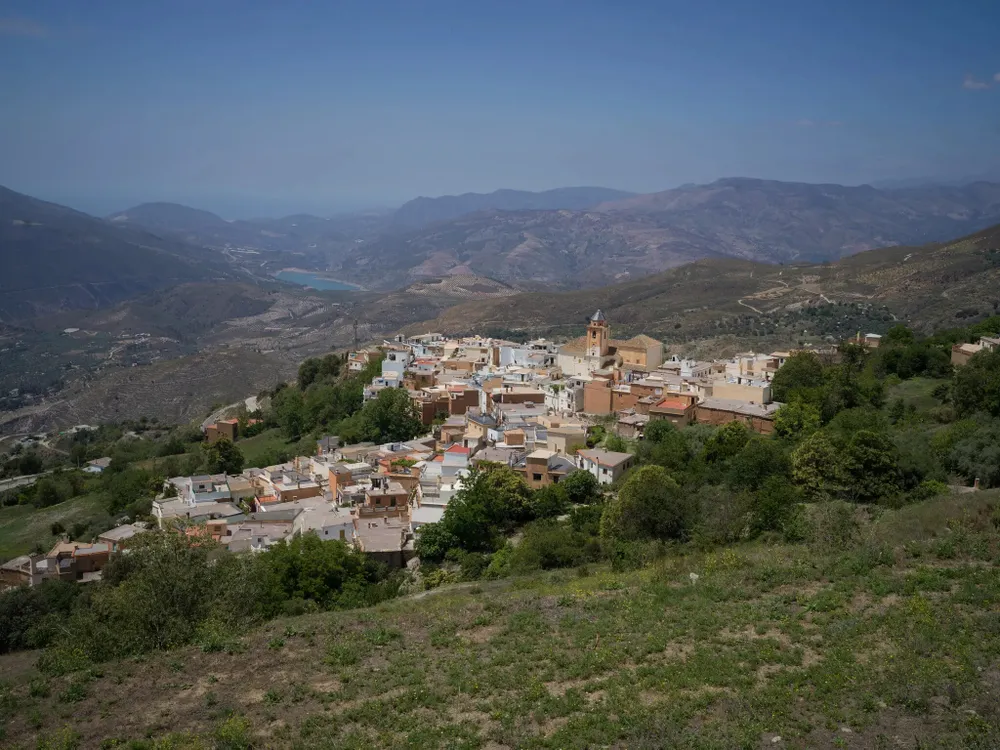 Quang cảnh làng Cañar, Andalusia (Tây Ban Nha). Ảnh: THE NEW YORK TIMES