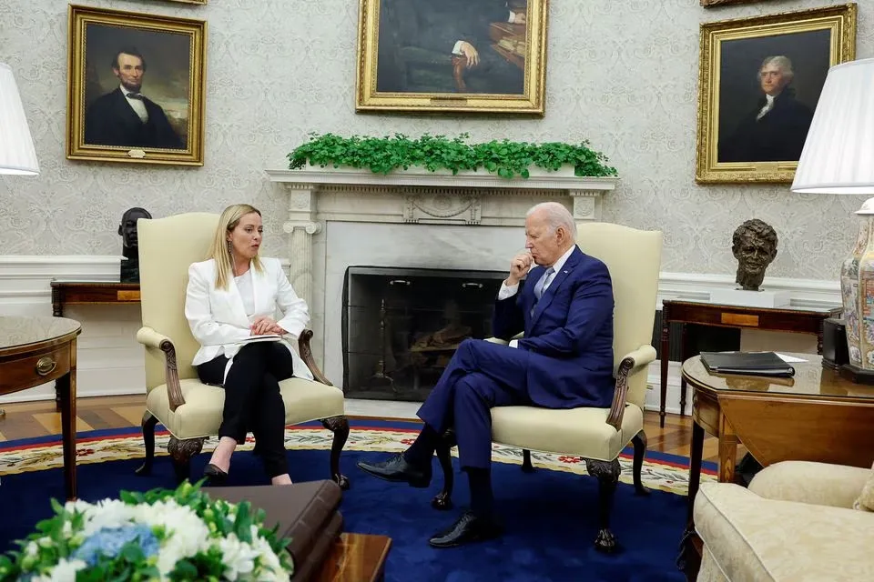 Tổng thống Mỹ Joe Biden (phải) tiếp Thủ tướng Ý Giorgia Meloni tại Phòng Bầu dục, Nhà Trắng, thủ đô Washington D.C (Mỹ) ngày 27-7. Ảnh: REUTERS