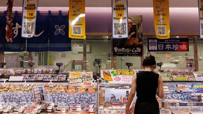 Hải sản nhập khẩu từ Nhật tại một siêu thị ở Hong Kong, Trung Quốc ngày 12-7. Ảnh: REUTERS