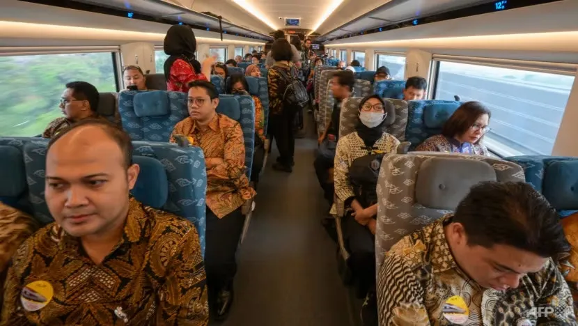 Ảnh, Video: Indonesia khánh thành tuyến đường sắt đầu tiên ở Đông Nam Á
