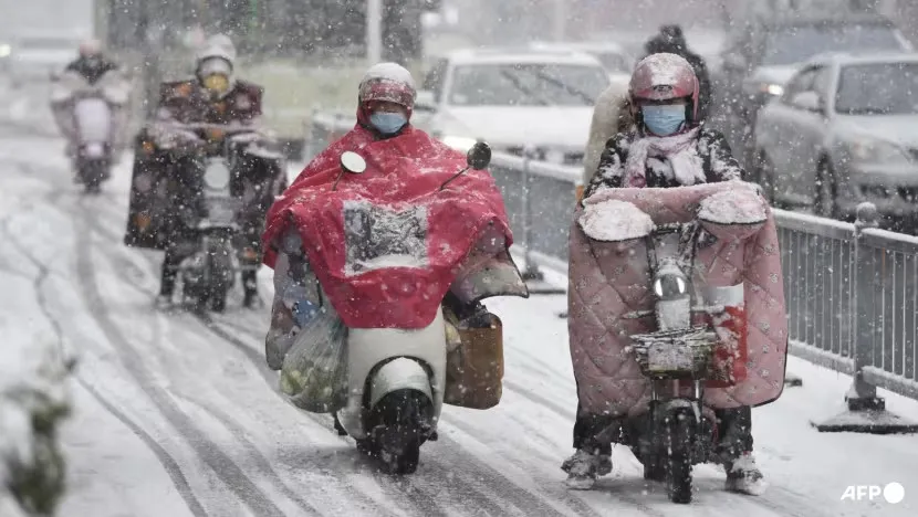 Thời tiết lạnh khắc nghiệt cản đường người dân Trung Quốc về quê đón Tết