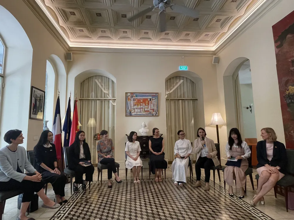 Trải nghiệm “một ngày làm Tổng Lãnh sự”