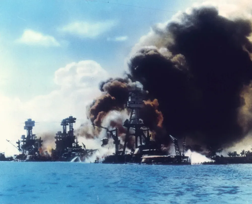 Trận Trân Châu Cảng ở Hawaii ngày 7-12-1941. Ảnh: HẢI QUÂN MỸ Bang Hawaii, lãnh thổ Mỹ không được NATO bảo vệ
