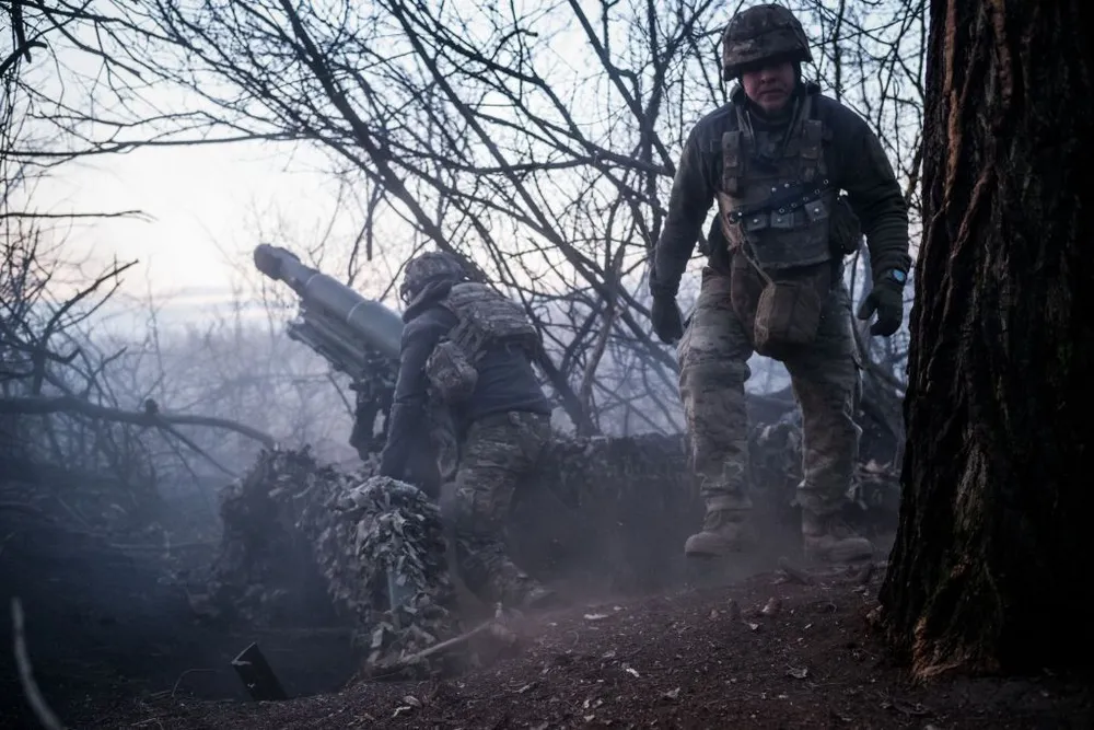 Binh sĩ Ukraine tham chiến gần TP Lyman, tỉnh Donetsk (miền đông Ukraine). Ảnh: ANADOLU AGENCY Chiến sự Nga - Ukraine 15-4