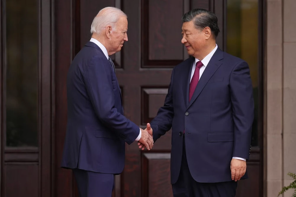 Tổng thống Mỹ Joe Biden (phải) và Chủ tịch Trung Quốc Tập Cận Bình gặp nhau hôm 15-11-2023 bên lề Tuần lễ cấp cao Diễn đàn Hợp tác kinh tế châu Á-Thái Bình Dương (APEC) tổ chức tại bang California (Mỹ). Ảnh: AFP Những ngày căng thẳng trong quan hệ Mỹ-Trung