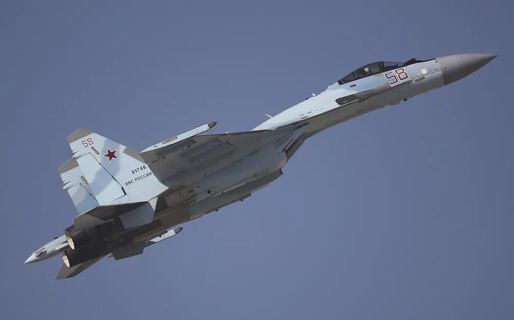 Một tiêm kích Sukhoi Su-35 do Nga sản xuất. Ảnh: AP Iran có gì để ứng phó đòn trả đũa của Israel?