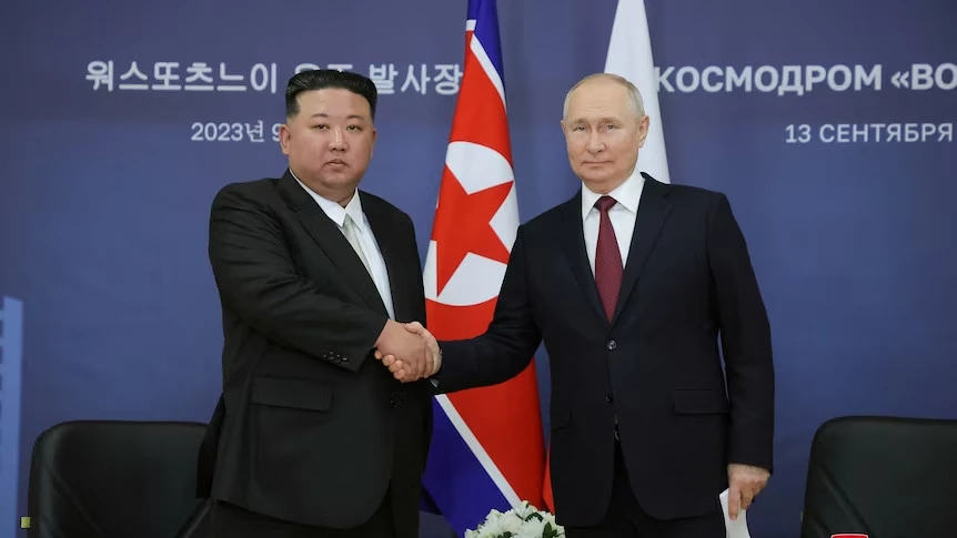 Tổng thống Nga Vladimir Putin và nhà lãnh đạo Triều Tiên Kim Jong-un gặp nhau ở tỉnh Amur (vùng Vễn Đông của Nga) vào tháng 9-2023. Ảnh: KCNA Tổng thống Nga Putin và Nhà lãnh đạo Triều Tiên Kim Jong Un.jpg