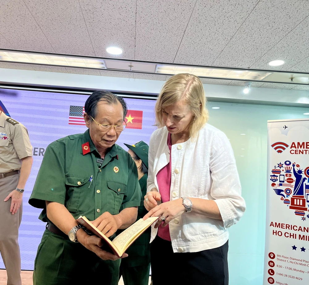 Mỹ trao trả kỷ vật chiến tranh lần đầu tiên tại TP.HCM