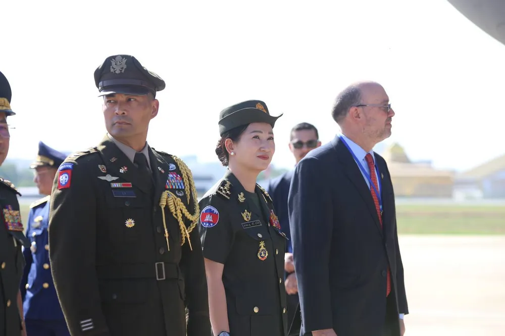 Chùm ảnh: Ông Austin đến Campuchia