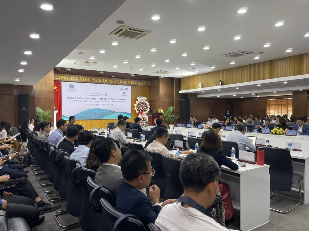 Hội thảo khoa học quốc tế “Phát triển bền vững tiểu vùng sông Mekong” ngày 7-6 tại Trường Đại học Luật TP.HCM. Ảnh: PV Hội thảo khoa học quốc tế về Phát triển bền vững tiểu vùng sông Mekong: Giải pháp bền vững cho khu vực giàu tài nguyên