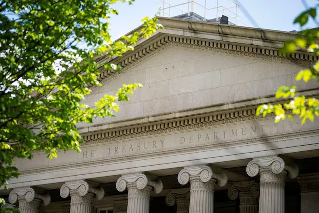 Trụ sở Bộ Tài chính Mỹ tại thủ đô Washington D.C, (Mỹ). Ảnh: REUTERS Mỹ trừng phạt thêm 300 thực thể liên quan Nga
