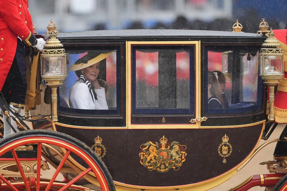 Công nương Anh Kate Middleton tại sự kiện Trooping the Colour ở thủ đô London (Anh). Ảnh: REUTERS Công nương Kate lần đâu xuất hiện sau thời gian điều trị ung thư