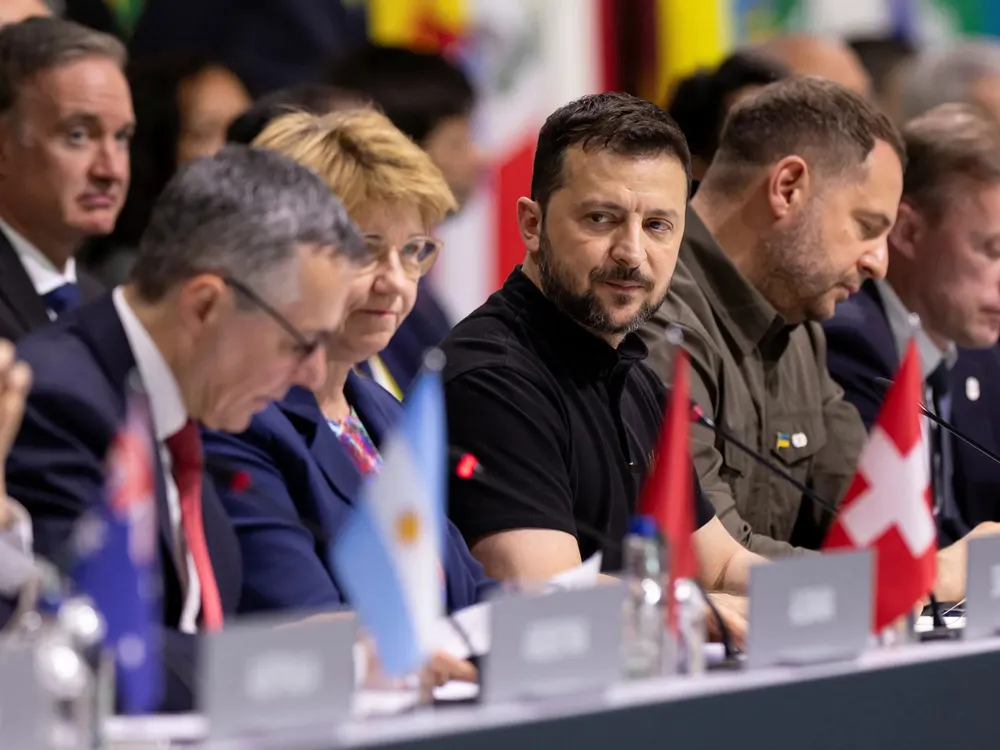 Yếu tố Nga phủ bóng hội nghị hòa bình Ukraine