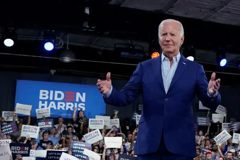 Tổng thống Mỹ Joe Biden vận động tranh cử tại bang North Carolina (Mỹ) ngày 28-6 sau phiên tranh luận với cựu Tổng thống Donald Trump. Ảnh: REUTERS Tổng thống Mỹ Joe Biden thừa nhận bản thân không còn trẻ để thể hiện trôi chảy trong phiên tranh luận với cựu Tổng thống Donald Trump