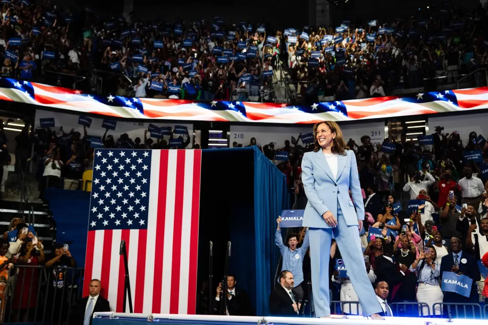 Phó Tổng thống Mỹ Kamala Harris vận động tranh cử tại TP Atlanta, bang Georgia (Mỹ) hôm 30-7. Ảnh: THE NEW YORK TIMES pho-tong-thong-1.jpg