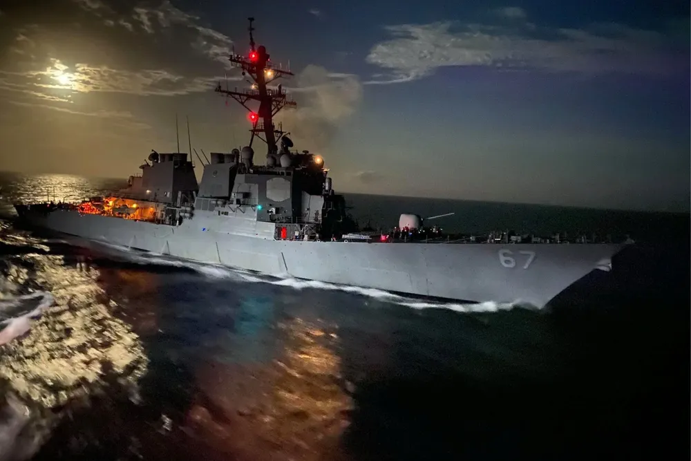 Tàu khu trục USS Cole. Ảnh: BỘ QUỐC PHÒNG MỸ Mỹ không kích Houthis, trả đũa vụ tàu chiến bị tấn công?