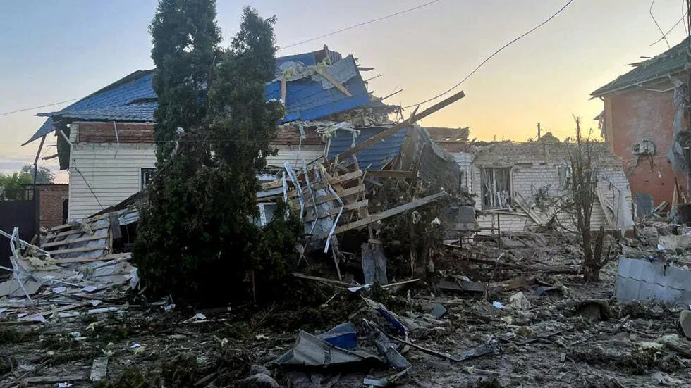 Thiệt hại tại thị trấn Sudzha, tỉnh Kursk (Nga) ngày 6-8 sau các đợt tấn công mà Nga cho là Ukraine thực hiện. Ảnh: AFP Ukraine tiếp tục tránh bình luận trực tiếp về thông tin quân đội nước này tấn công tỉnh Kursk (Nga)