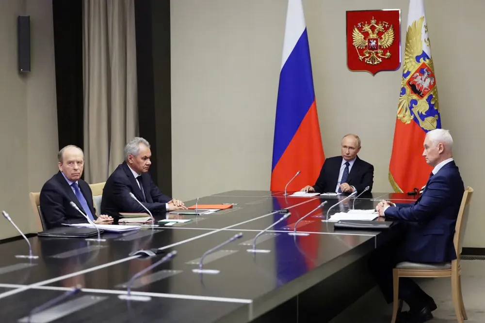 Tổng thống Nga Vladimir Putin ngày 7-8 chủ trì cuộc họp về việc tỉnh Kursk bị tấn công. Ảnh: AFP Nga sẽ triệu tập cuộc họp HĐBA vụ tỉnh Kursk bị tấn công