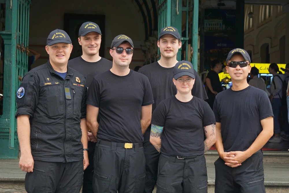 thủy thủ tàu Hải quân Hoàng gia Canada Montréal-6.jpg