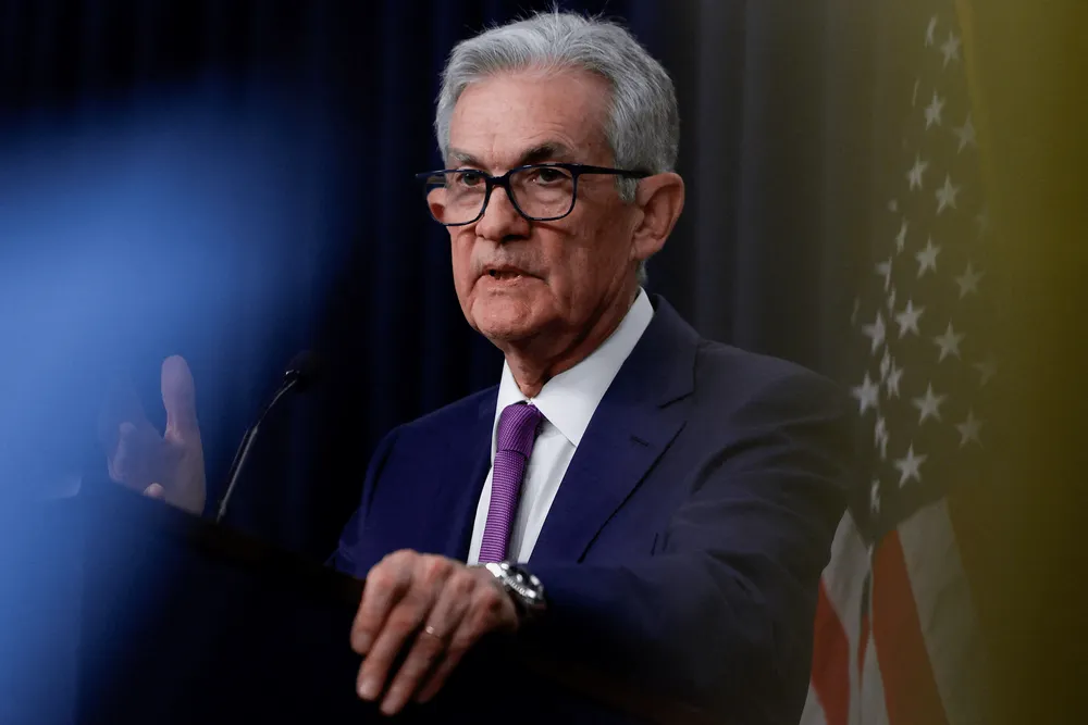 Chủ tịch Cục Dự trữ Liên bang Mỹ (Fed) Jerome Powell. Ảnh: REUTERS Tác động toàn cầu từ việc Fed giảm lãi suất