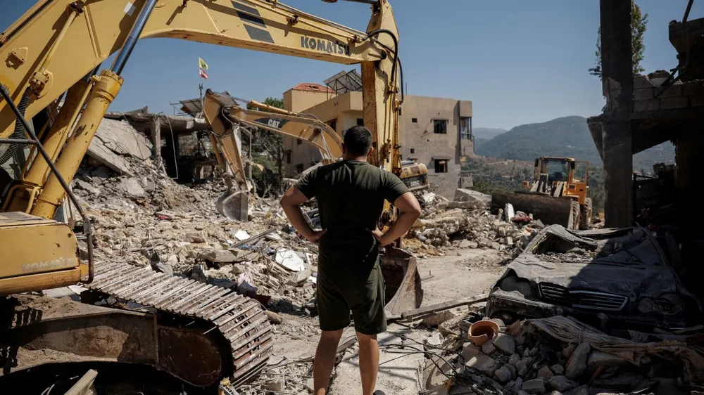 Nhà cửa bị phá hủy ở Lebanon ngày 26-9 sau một cuộc không kích của Israel. Ảnh: REUTERS Lực lượng Phòng vệ Israel.jpg