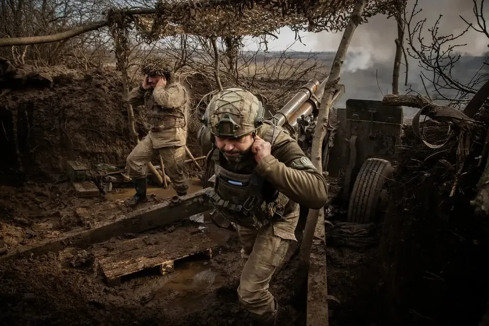 Binh sĩ Ukraine tham chiến gần TP Avdiivka (tỉnh Donetsk, miền đông Ukraine). Ảnh: THE NEW YORK TIMES chien-su-nga-ukraine-1.jpg