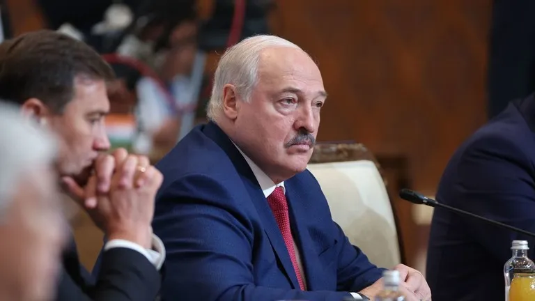 Tổng thống Belarus Alexander Lukashenko. Ảnh: RIA NOVOSTI Ông Lukashenko: Cuộc tấn công của NATO vào Belarus sẽ kích hoạt phản ứng hạt nhân