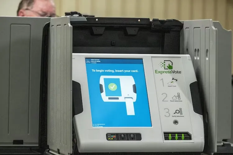 bau-cu-my-may-bo-phieu-hoat-dong-nhu-the-nao (1).jpg