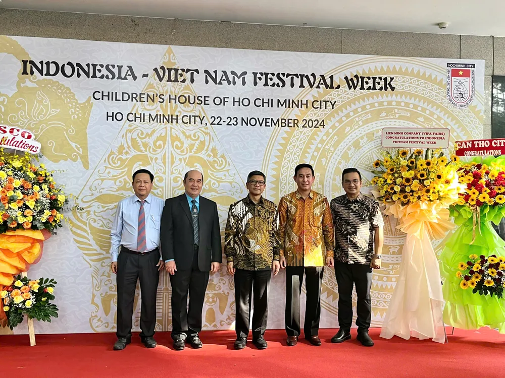 tp-hcm-bung-no-voi-tuan-le-le-hoi-indonesia-viet-nam.jpg
