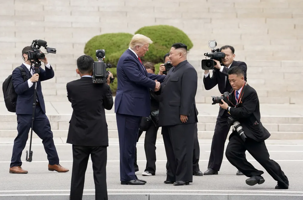 Reuters: Nhóm ông Trump cân nhắc đàm phán trực tiếp với ông Kim